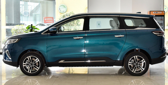 A família de Mpv do carro elétrico de Dayun Yuanzhi usa o espaço grande e a bateria longa de 450km