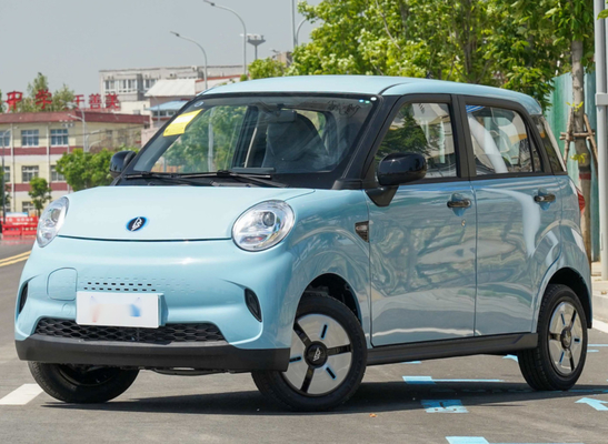 Mão esquerda de LINGBOX que conduz o driving range das portas 140km de Mini Suv Electric 5